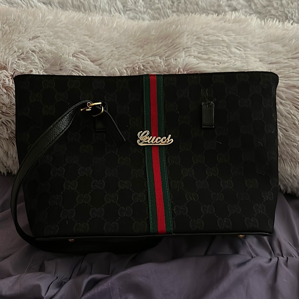 never worn gucci bag